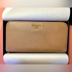 PRADA Saffiano leather zip continental wallet | stunning condition
